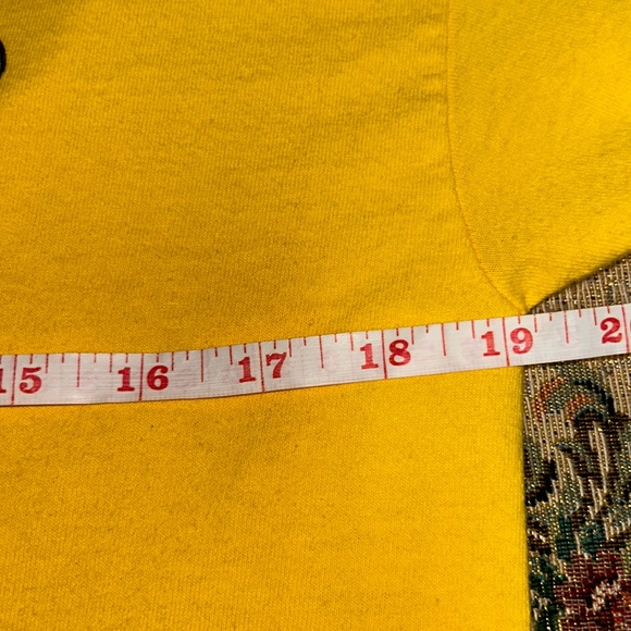 GILDAN Ultra Cotton Size M Superheroes Wear Scrubs Yellow T-Shirt NWOT PRICE⬇️20 - Picture 8 of 8